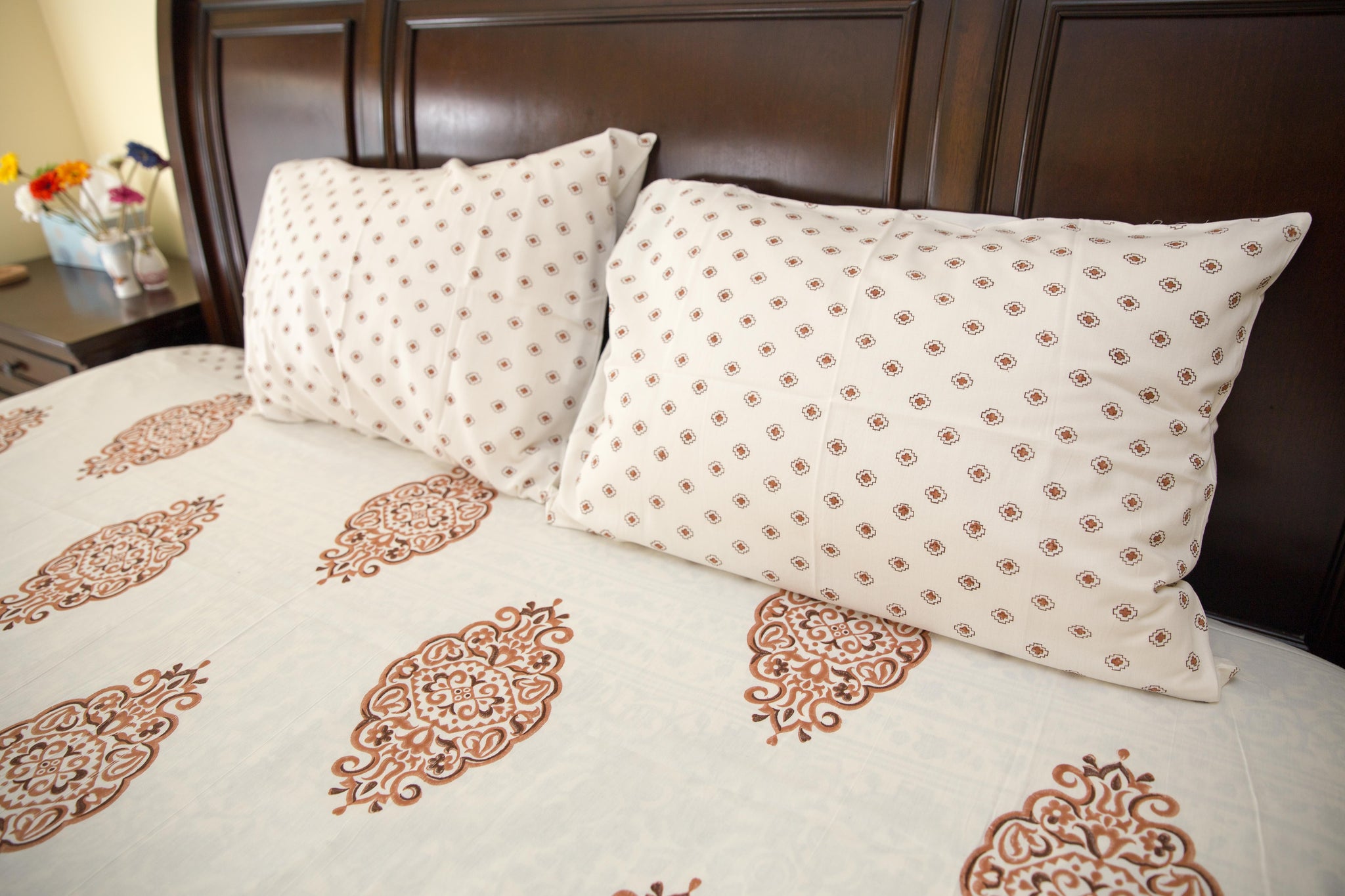 Handmade Block-Printed Bed Sheet with Pillowcases Off white color with designs - King Size