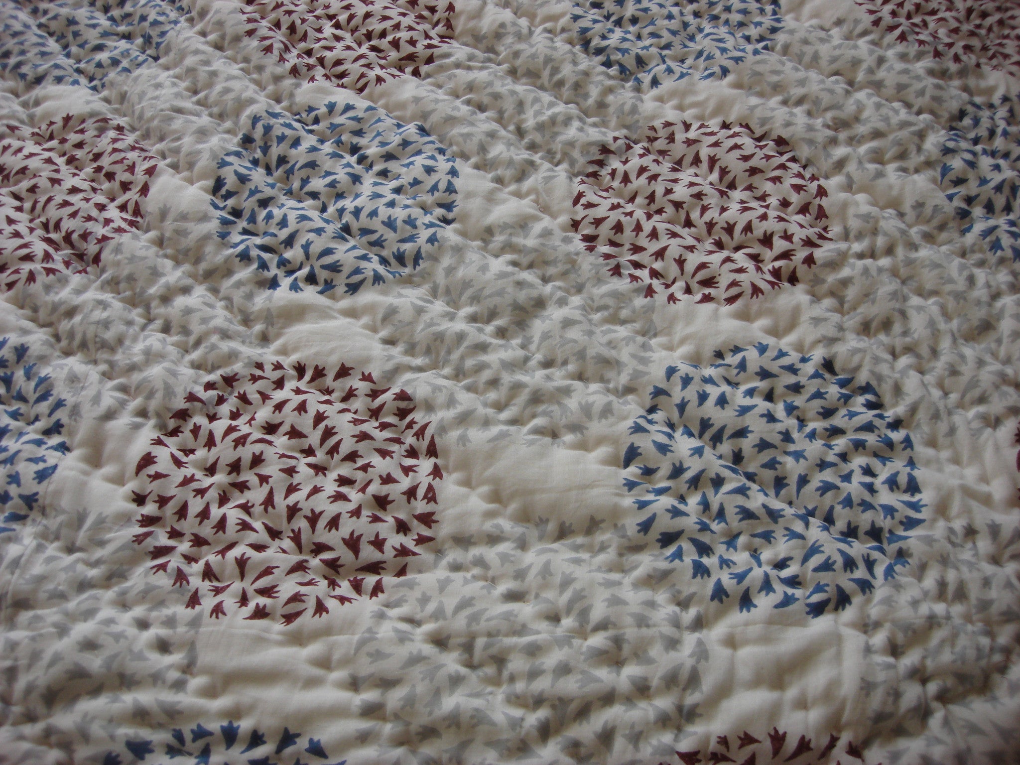 QBP 113 - Handmade quilt, reversible, cotton, block printed maple leaves, nature’s delight - Pentagon Crafts