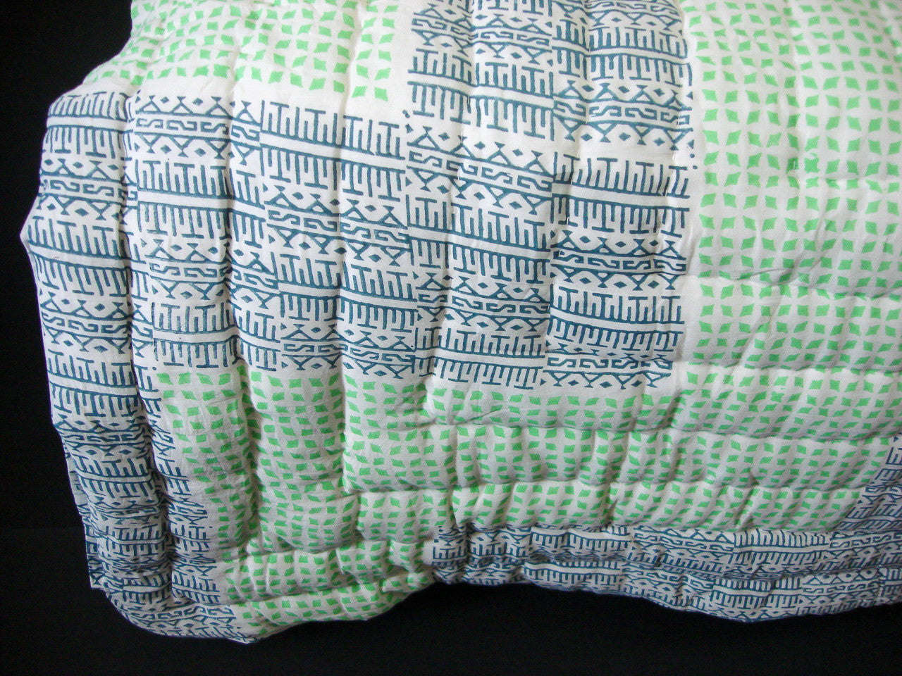 184 -100% Handmade Cotton Queen Quilt - Geometric Pattern , Quilts - Pentagon Crafts, Pentagon Crafts
 - 3